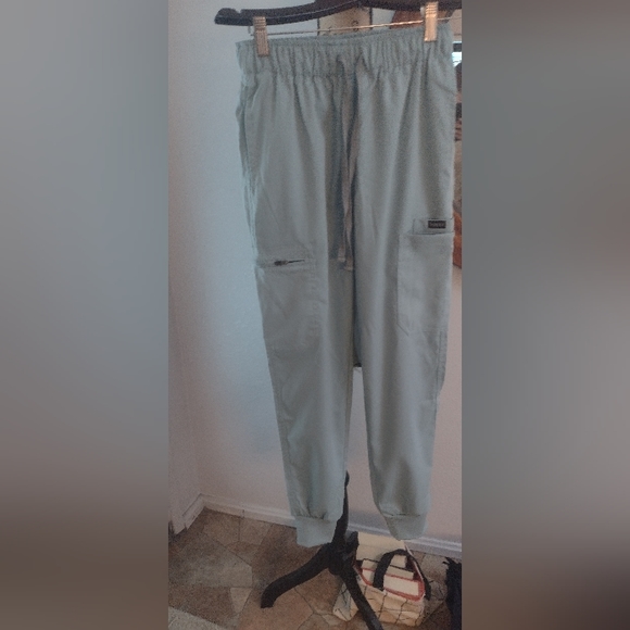 Light blue jogger scrub set - Picture 5 of 9